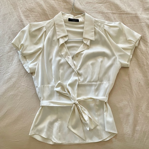White bubble sleeves blouse size XS. - Picture 1 of 3